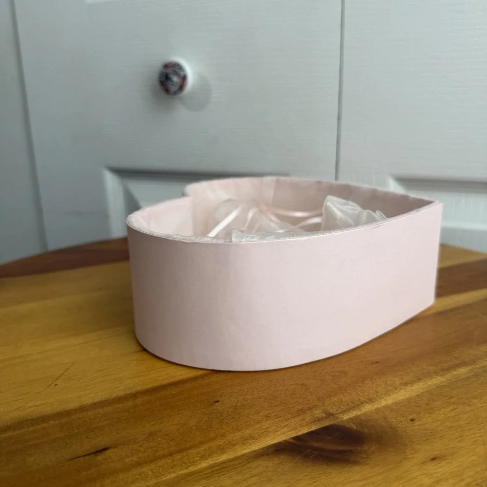 Pink Heart Shaped Gift Box Anniversary Valentines‎ Day